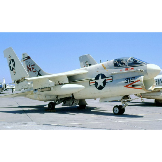 CAT4R48069 1/48 USN Douglas Aero1D 300 gal tank type 2, scale model